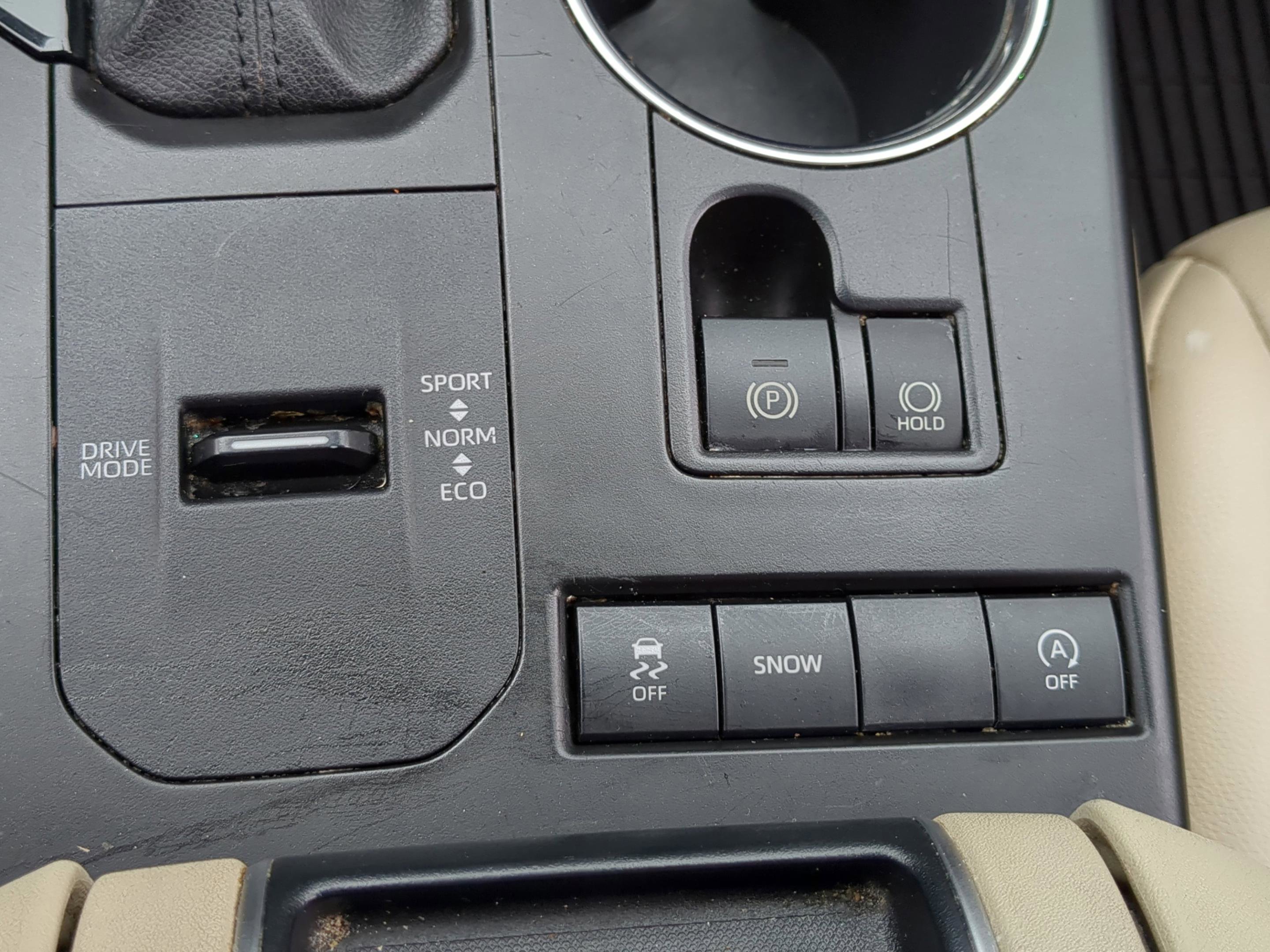 Used 2021 Toyota Highlander XLE FWD image 14