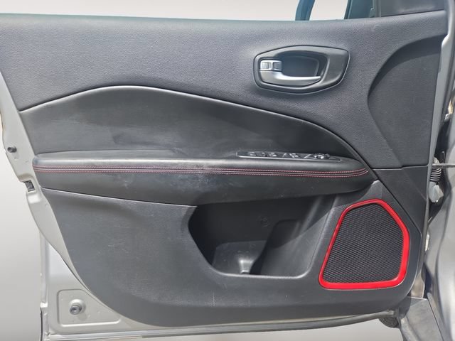 Used 2019 Jeep Compass Trailhawk AWD/4WD image 16