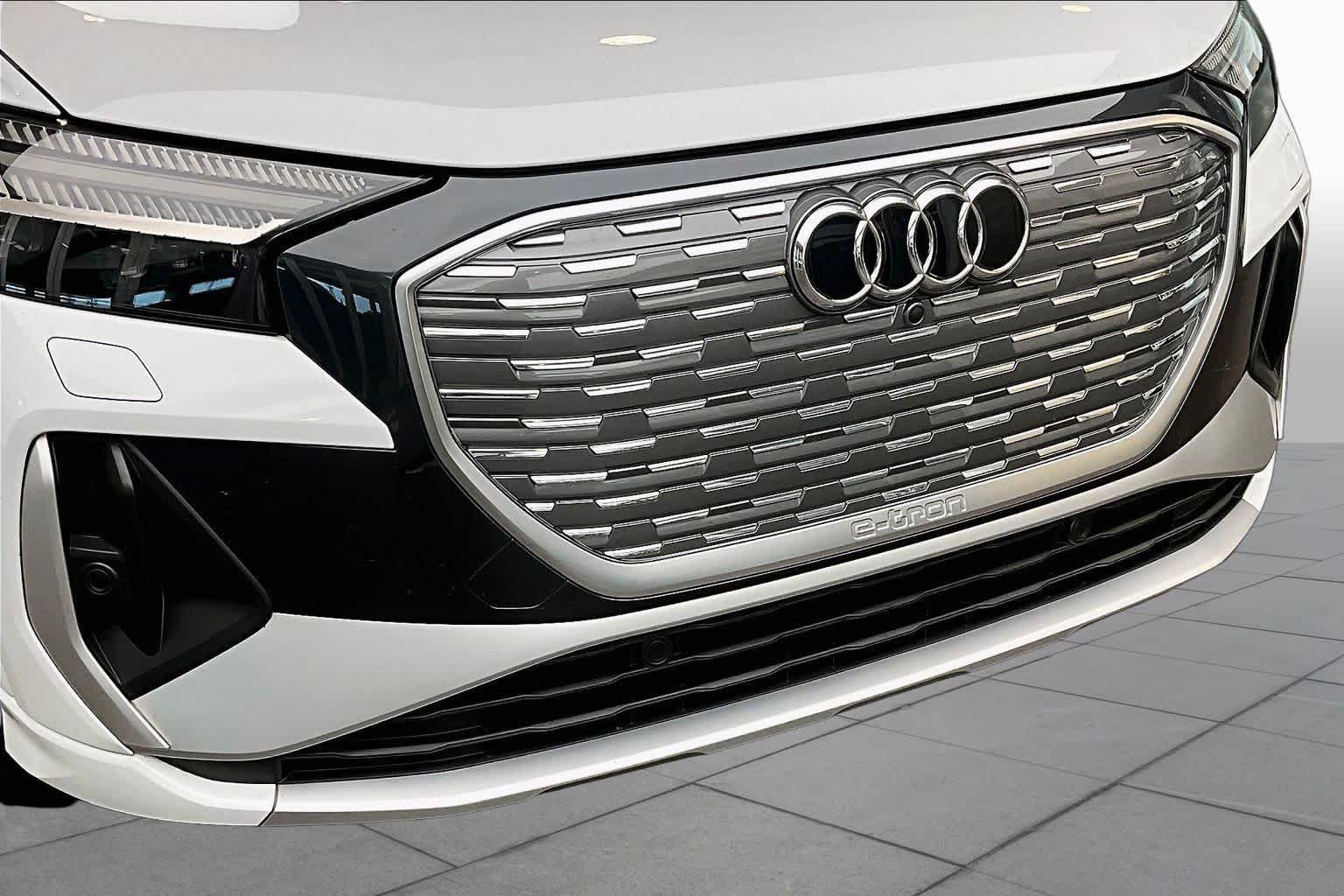 Used 2024 Audi Q4 e-tron Prestige AWD/4WD image 31