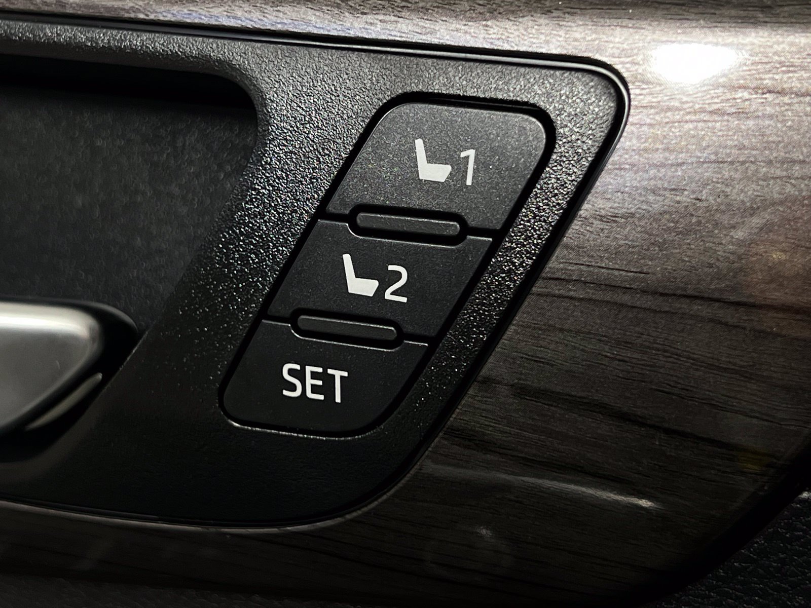 Used 2026 Toyota Highlander Limited AWD/4WD image 15