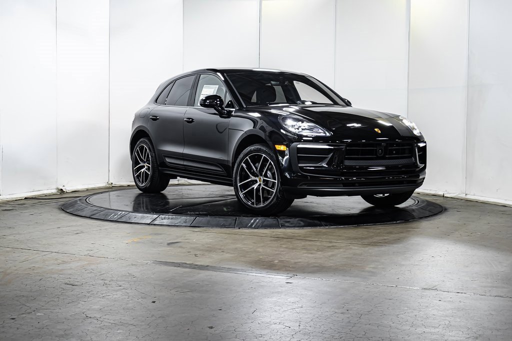Certified 2025 Porsche Macan image 9