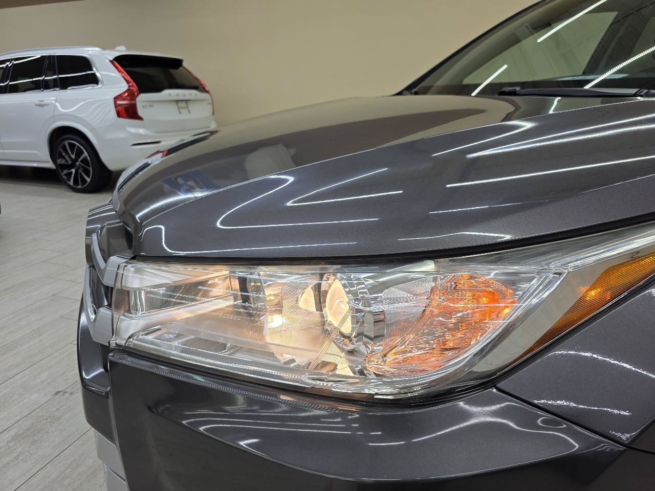 Used 2017 Toyota Highlander SE FWD image 10