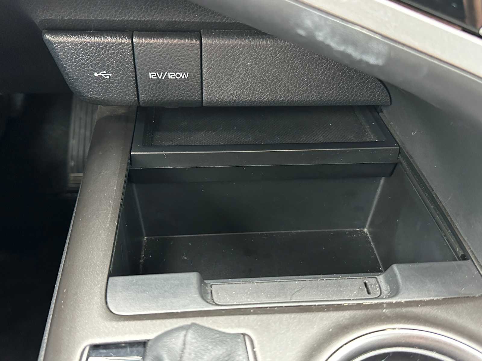 Used 2024 Toyota Camry SE image 29