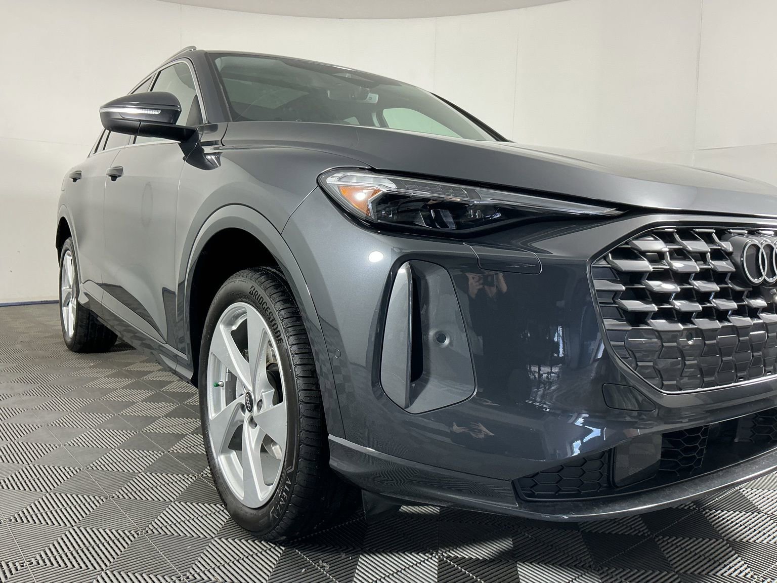 Used 2025 Audi Q5 Premium Plus w/ Premium Plus image 3