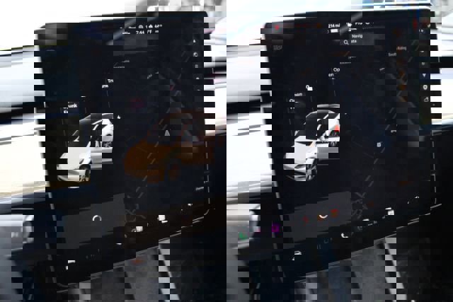 Used 2021 Tesla Model Y Long Range image 13