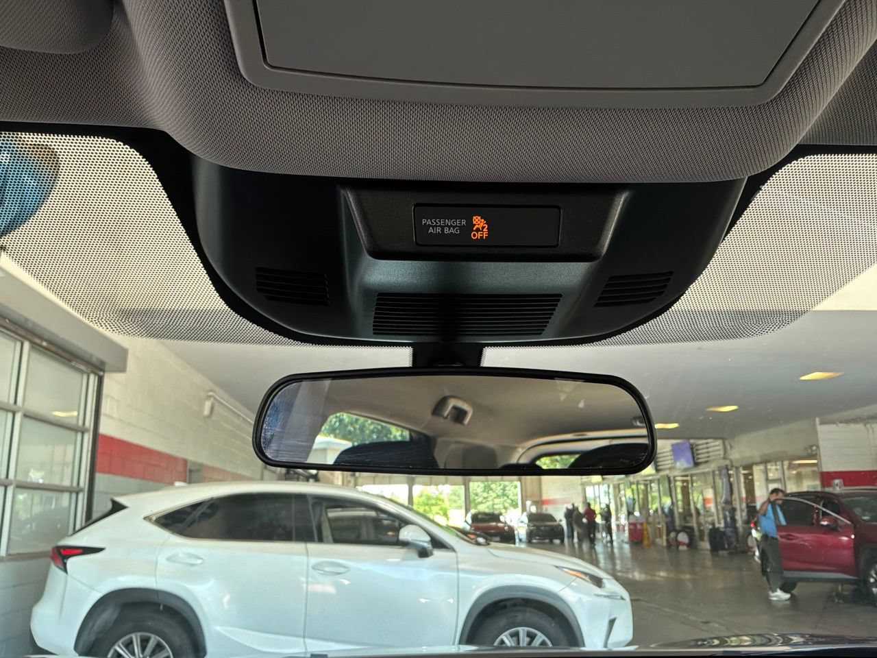 Used 2025 Nissan Rogue SV FWD image 18