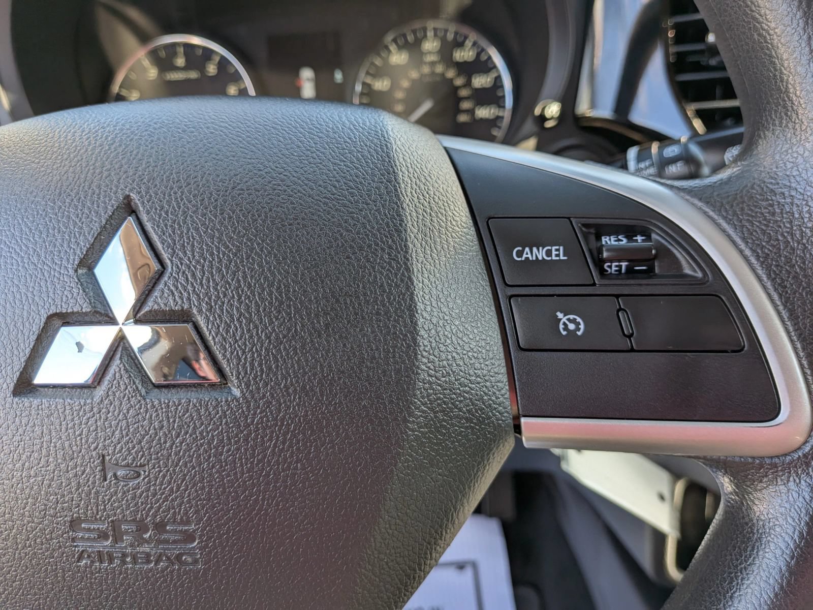 Used 2020 Mitsubishi Outlander ES FWD image 42