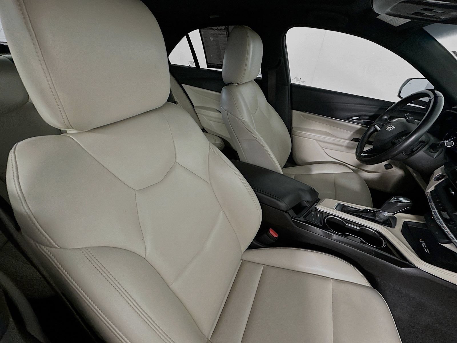Used 2022 Cadillac CT4 Luxury w/ Sun And Sound Package RWD image 27