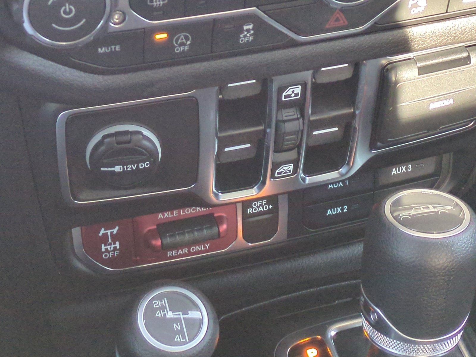 New 2026 Jeep Gladiator Sport AWD/4WD image 30