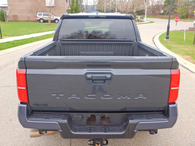 Used 2025 Toyota Tacoma TRD Off-Road image 9