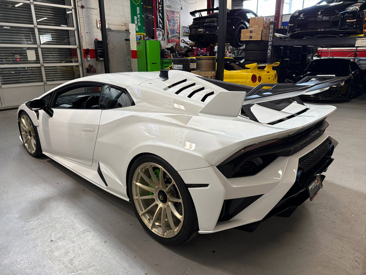 Used 2022 Lamborghini Huracan STO image 8