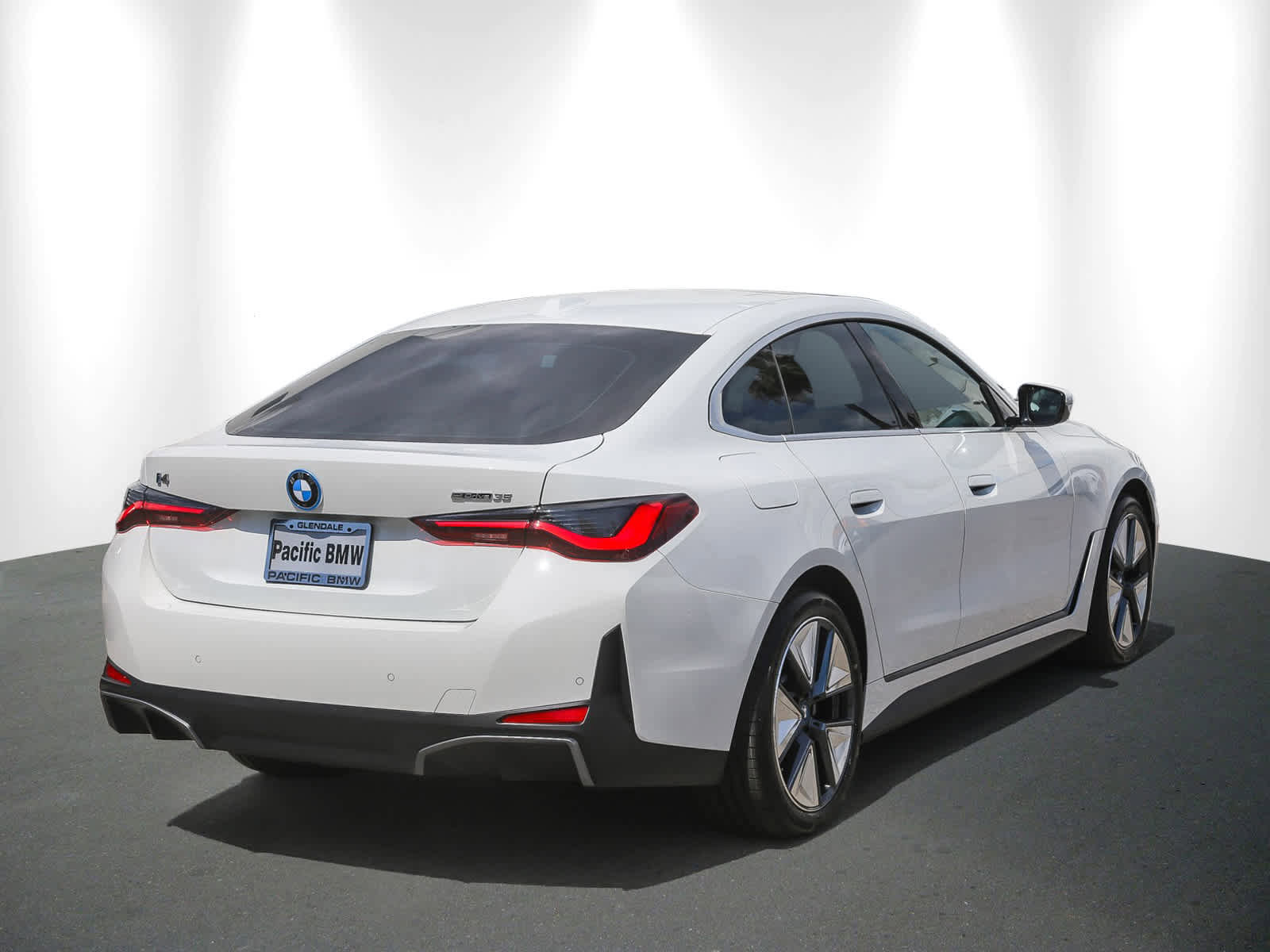 Certified 2023 BMW i4 eDrive35 image 6