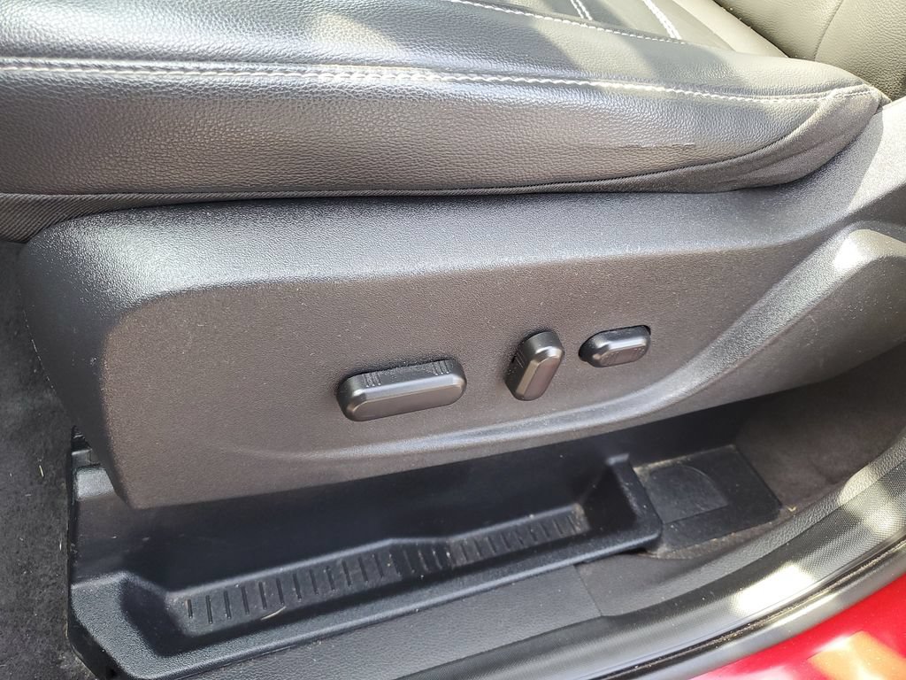Used 2018 Ford Escape SEL AWD/4WD image 9