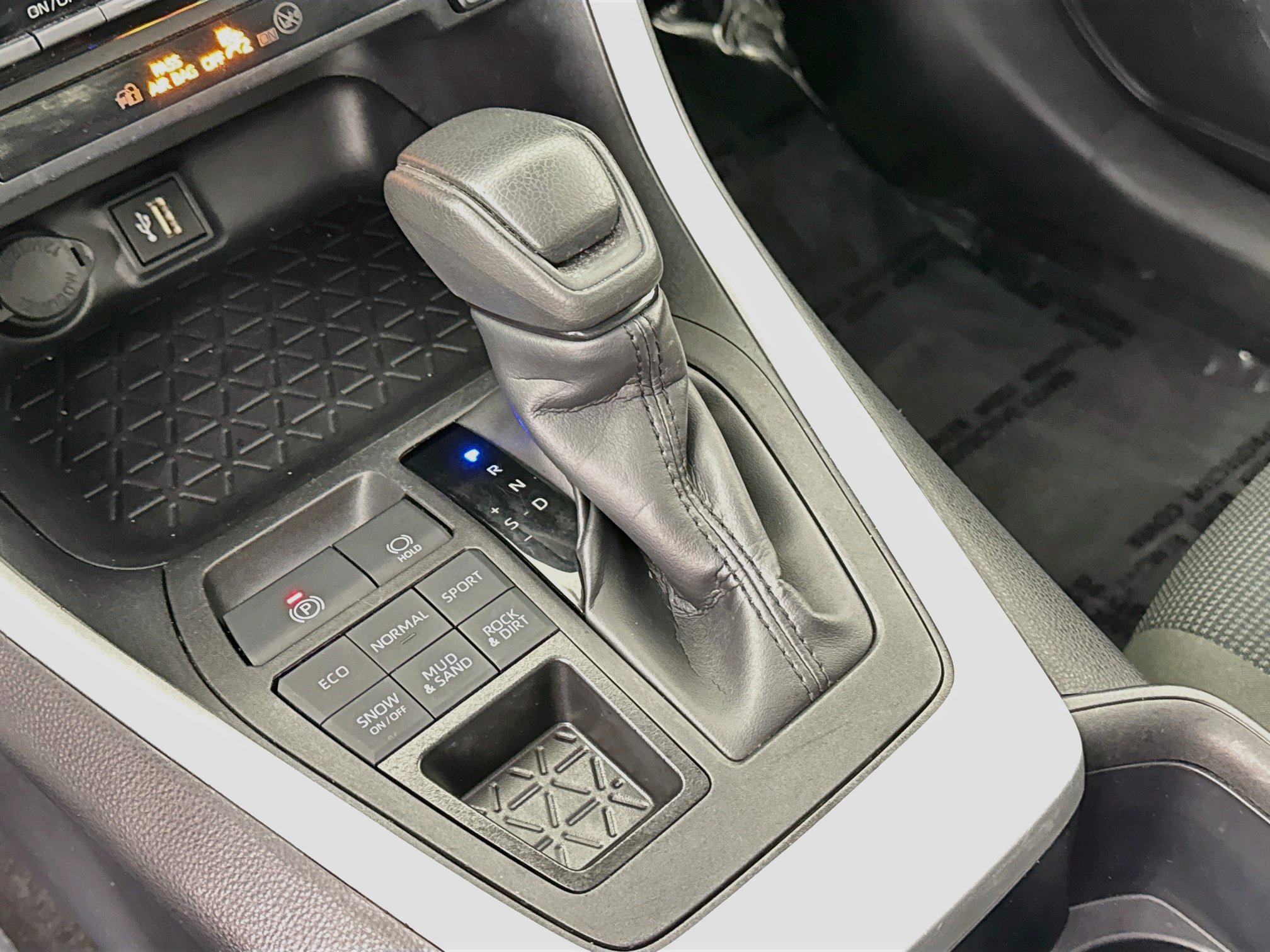 Certified 2025 Toyota RAV4 LE AWD/4WD image 16