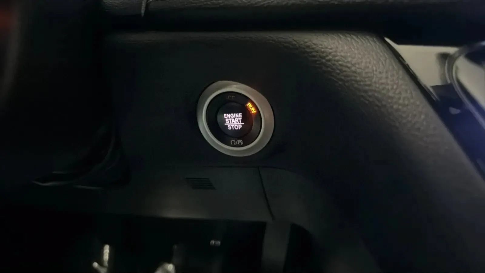 Used 2018 Chrysler Pacifica Limited w/ Advanced Safetytec Group FWD image 16