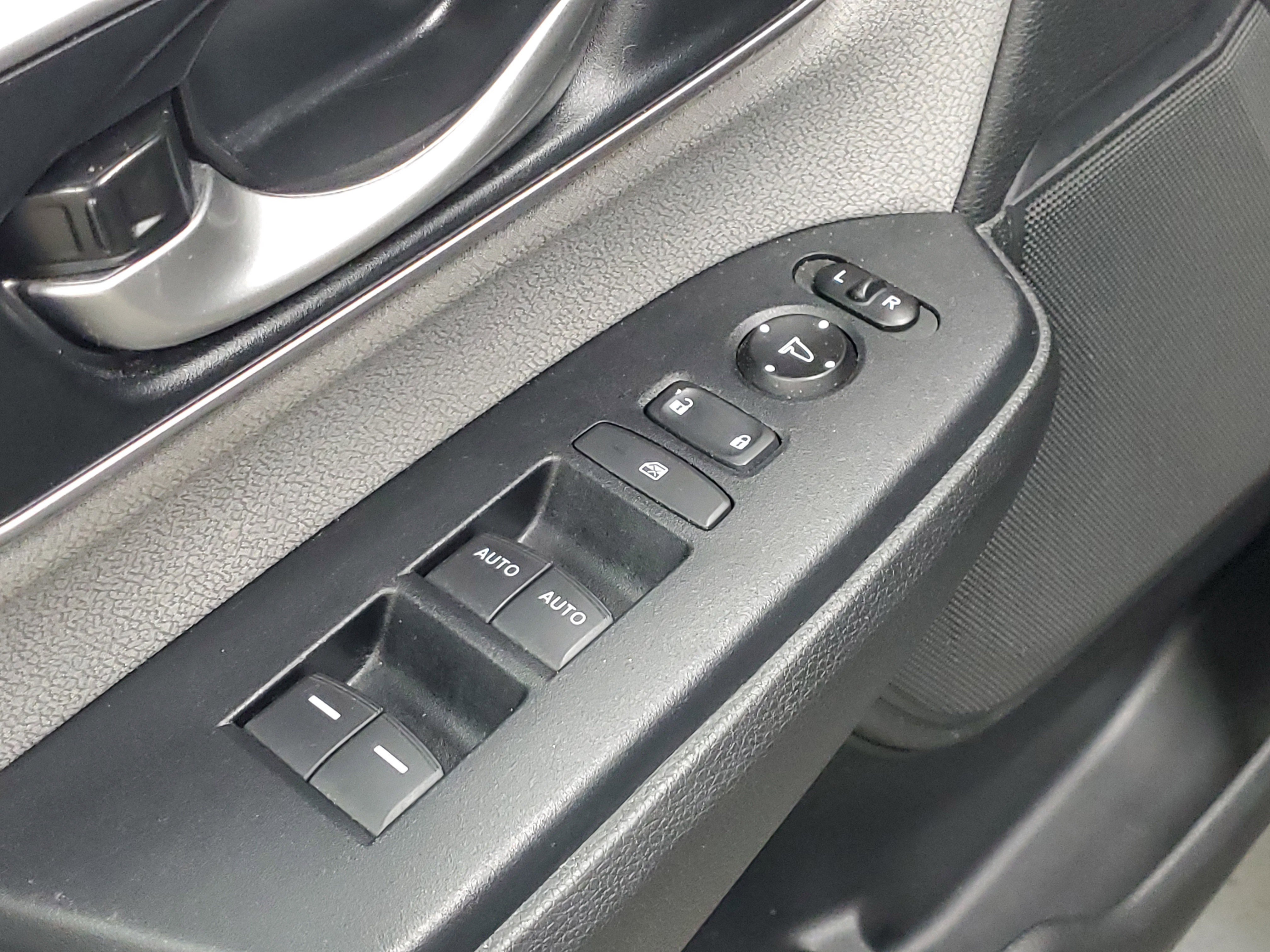 Used 2019 Honda CR-V EX image 21