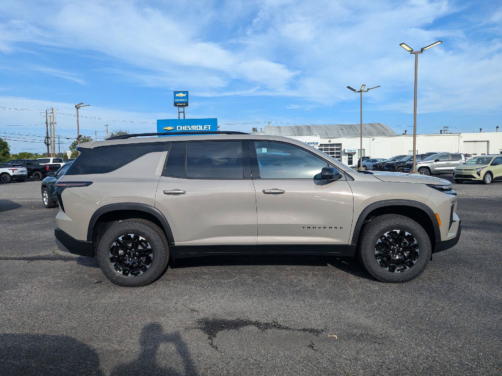 New 2027 Chevrolet Traverse Z71 w/ Driver Confidence Package AWD/4WD image 32