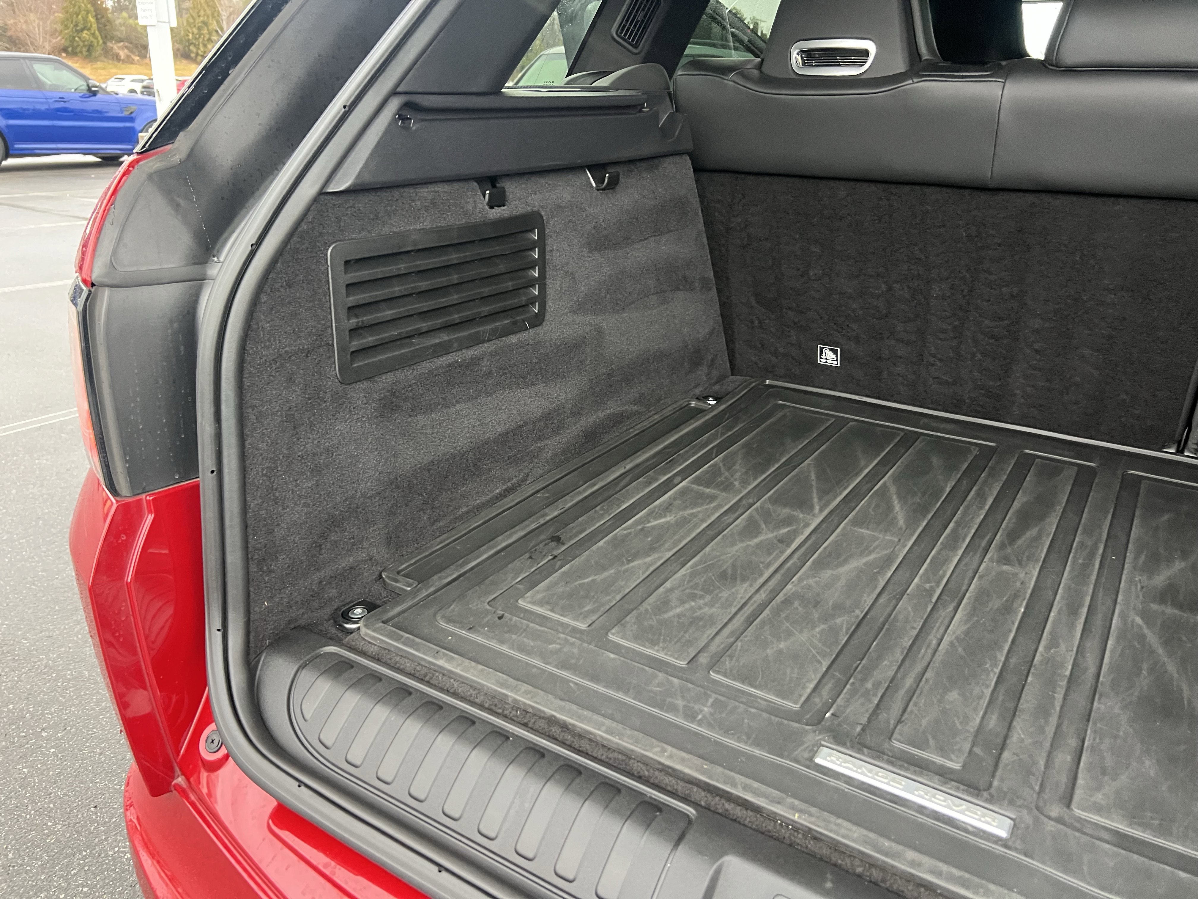 Used 2020 Land Rover Range Rover Sport SVR image 37