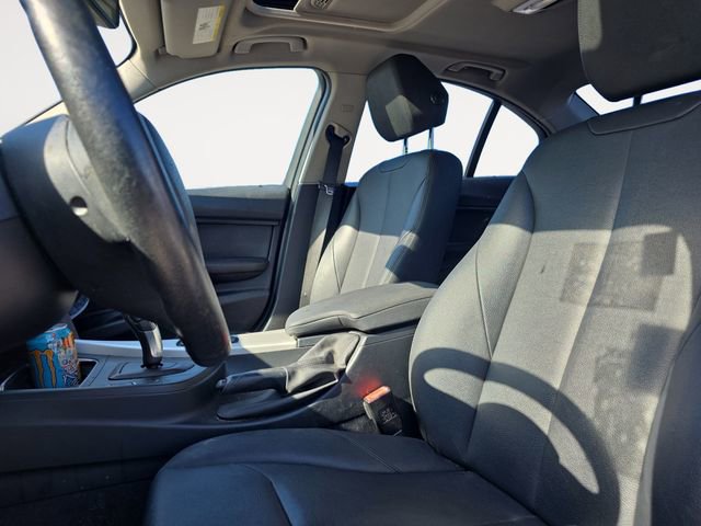 Used 2017 BMW 320i Sedan RWD image 9