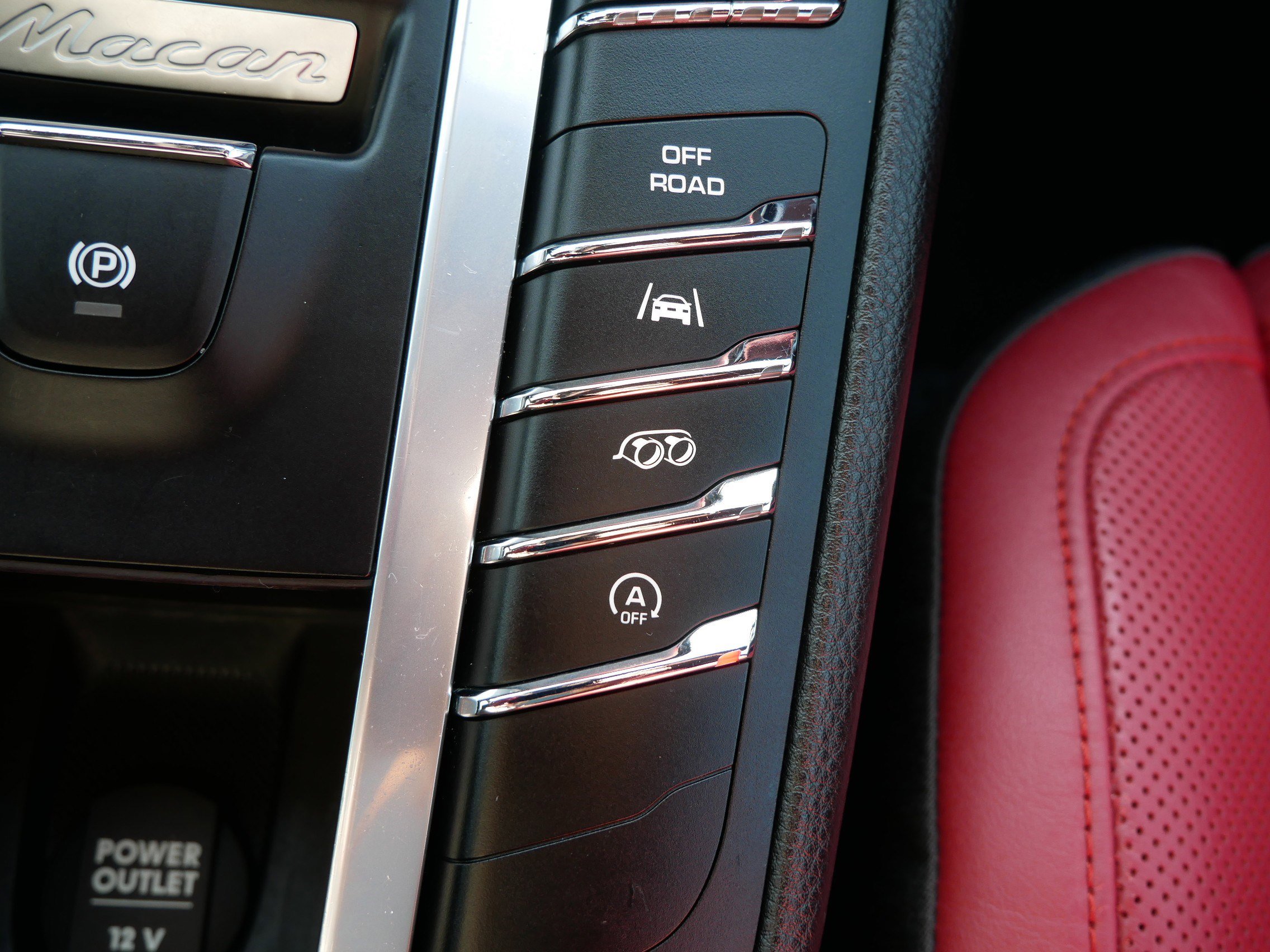 Used 2018 Porsche Macan GTS image 31