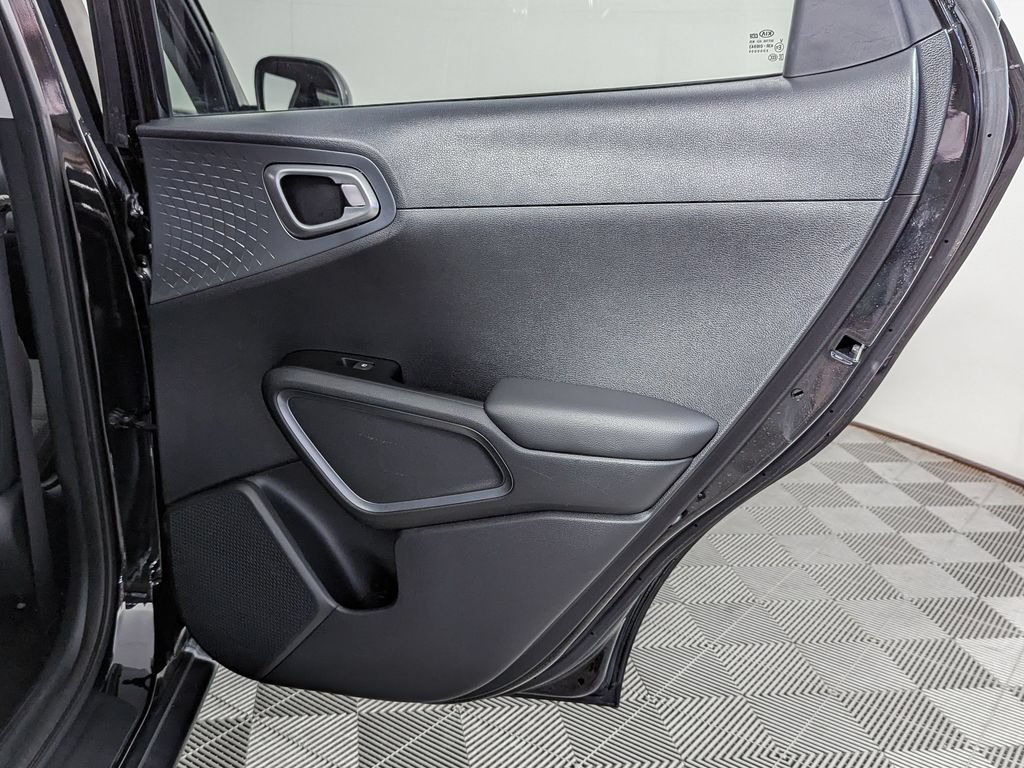 Used 2020 Kia Soul S FWD image 36