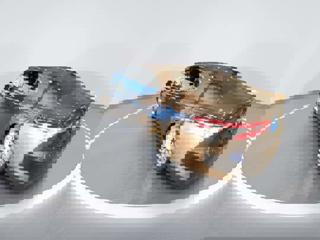 Used 2018 Toyota Camry XLE image 6