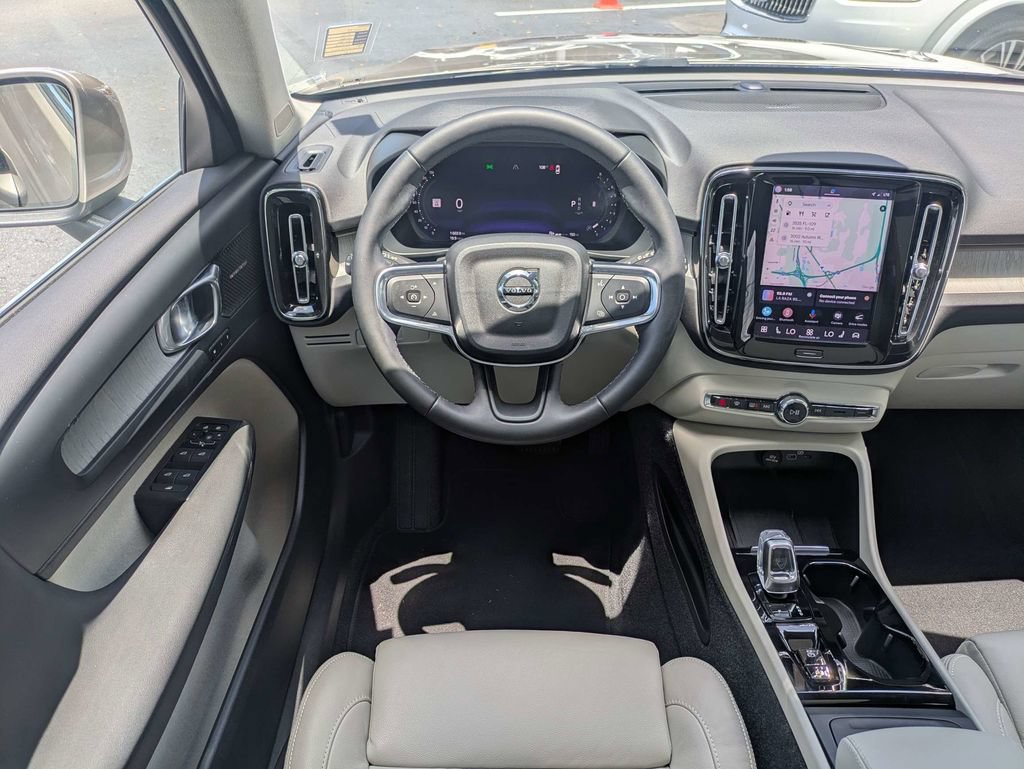 Certified 2023 Volvo XC40 B5 Plus w/ Protection Package Premier AWD/4WD image 19