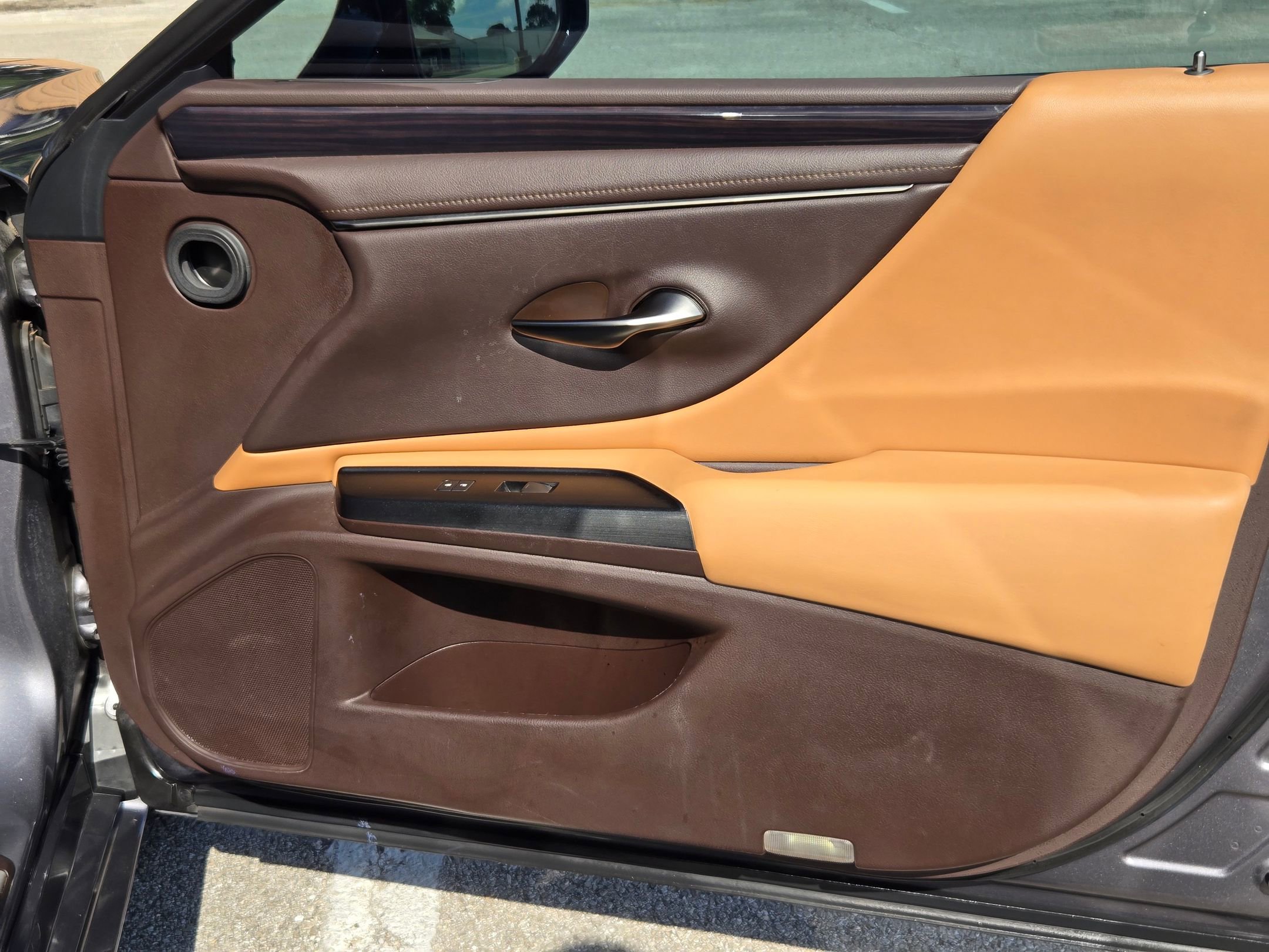 Used 2020 Lexus ES 300h w/ Premium Package FWD image 29