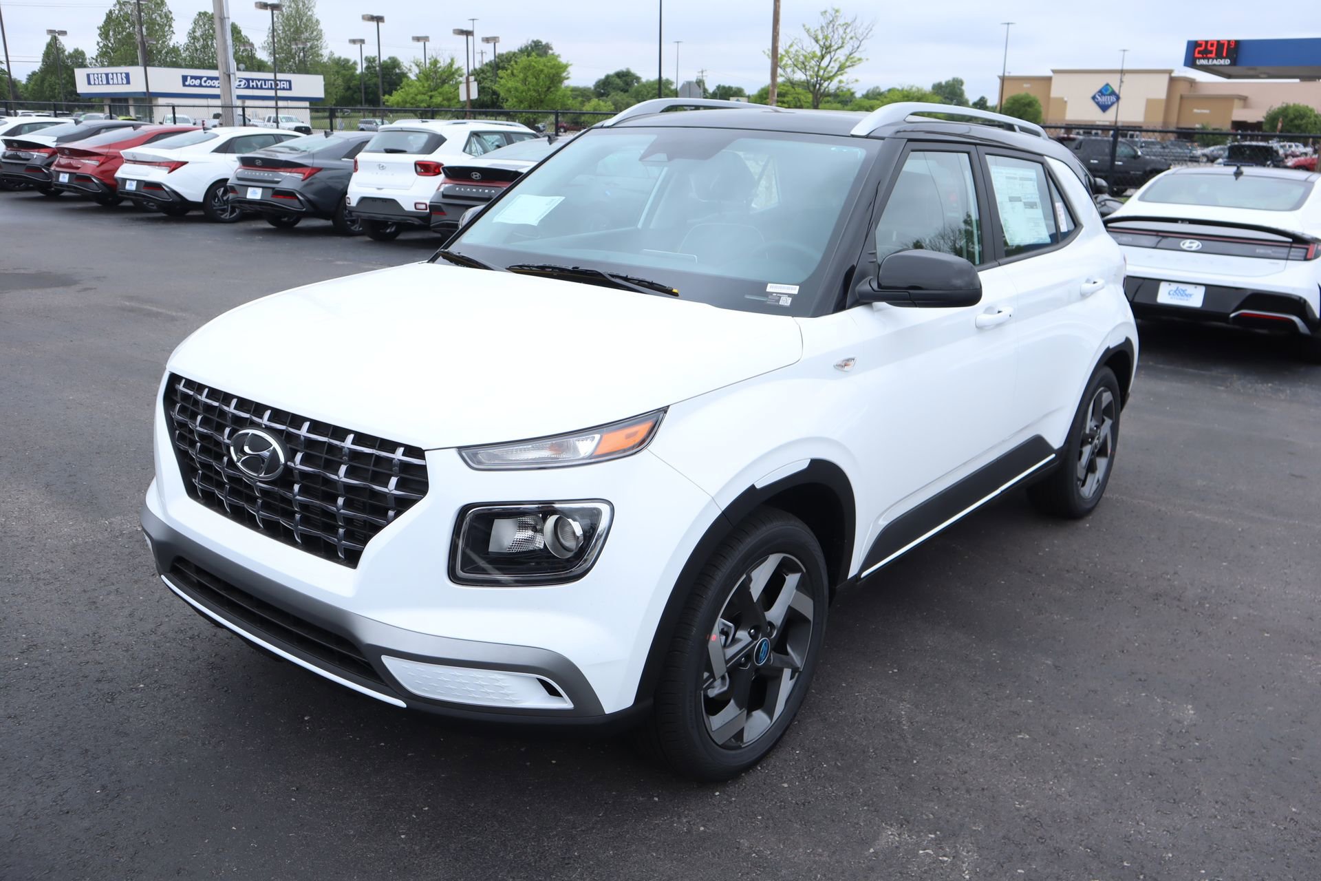 New 2026 Hyundai Venue SEL FWD image 9