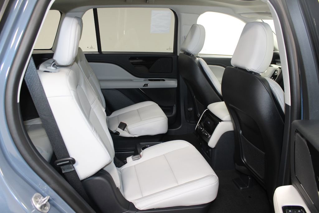 New 2026 Lincoln Aviator 2WD image 32