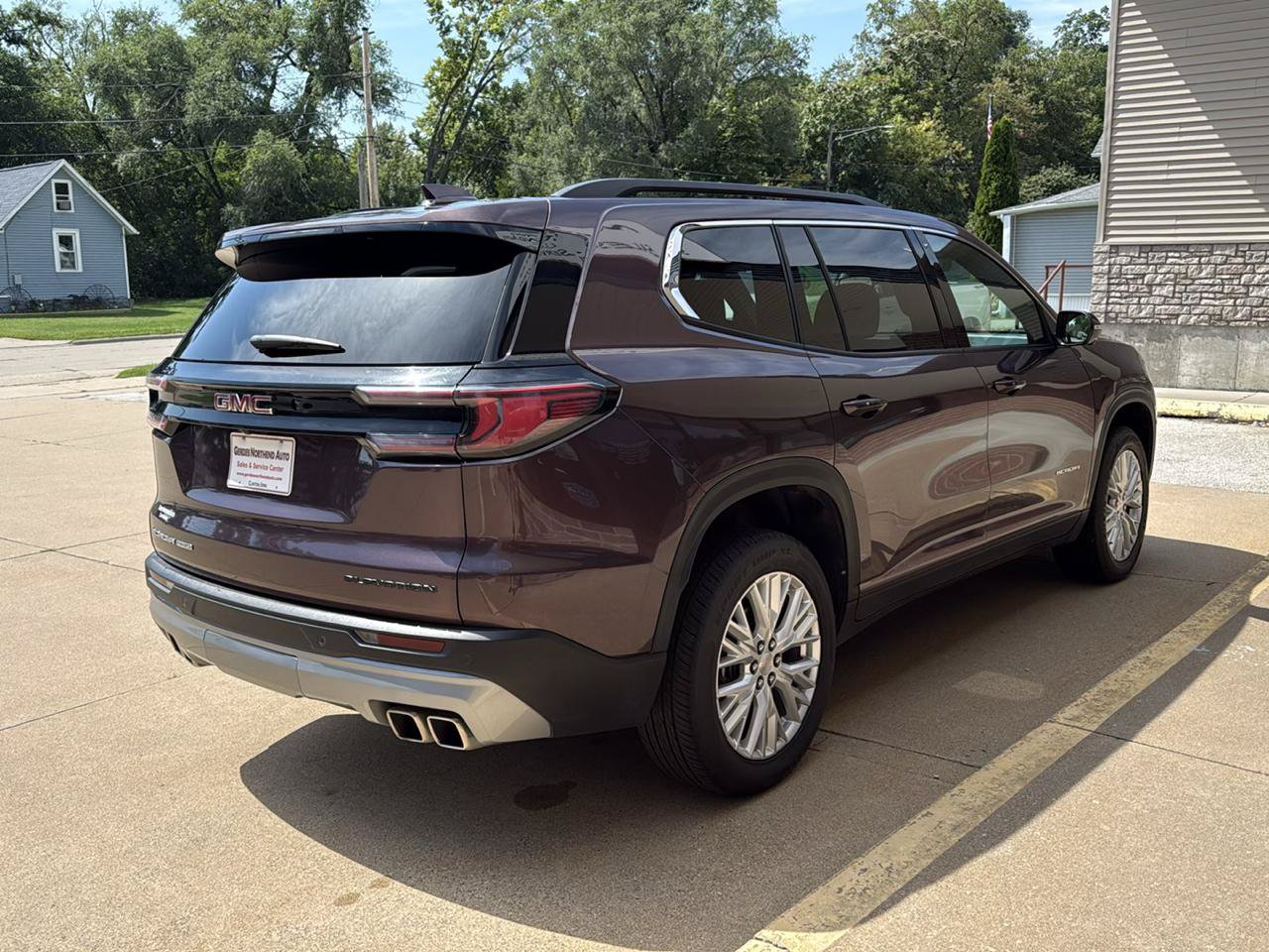 Used 2024 GMC Acadia Elevation AWD/4WD image 4