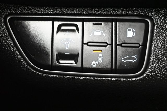 Used 2021 Genesis G70 2.0T RWD image 27