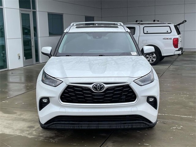 Used 2022 Toyota Highlander XLE image 3