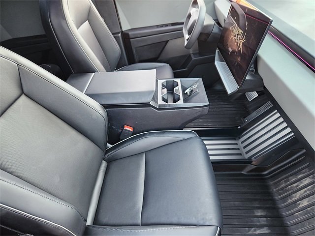 Used 2024 Tesla Cybertruck AWD Crew Cab image 9