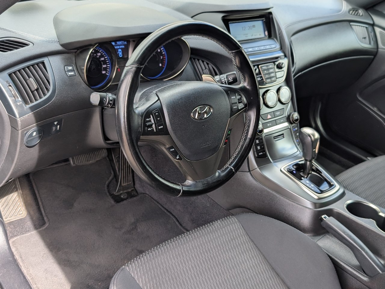 Used 2015 Hyundai Genesis 3.8 RWD image 12