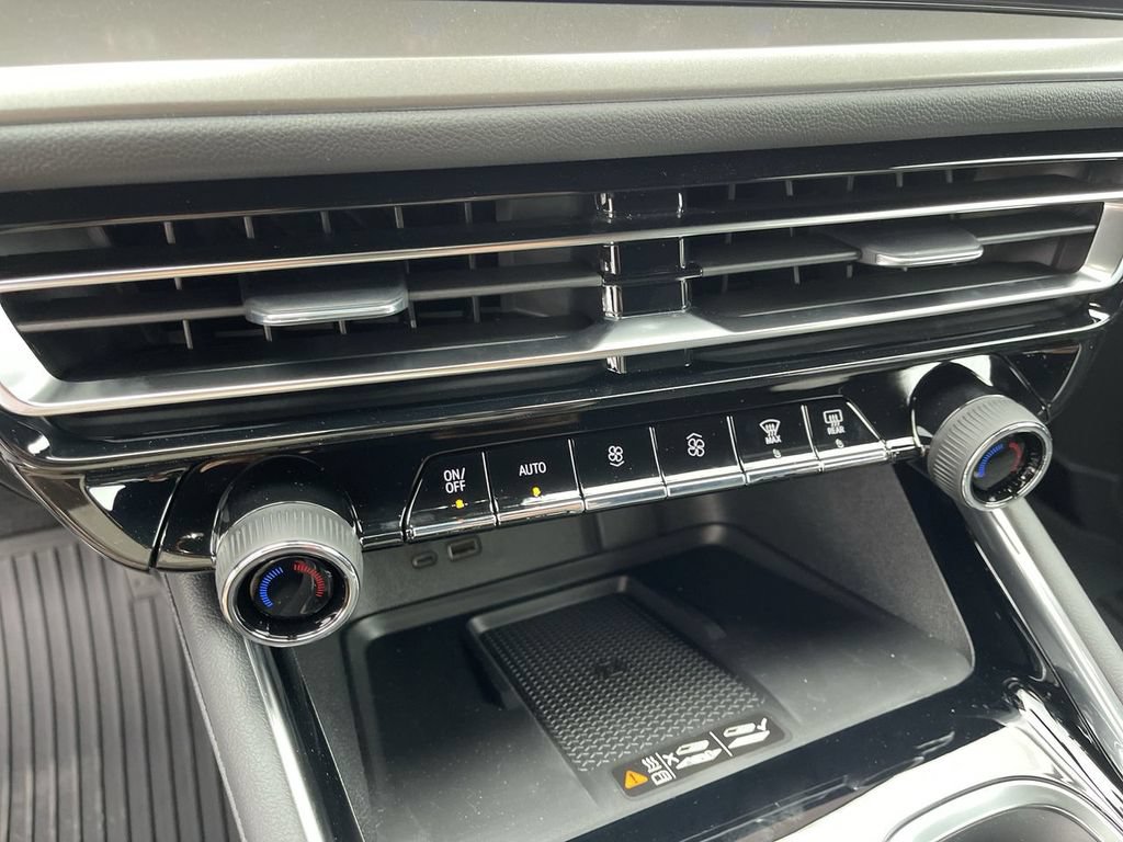 New 2026 Chevrolet Traverse LT w/ Driver Confidence Package FWD image 19