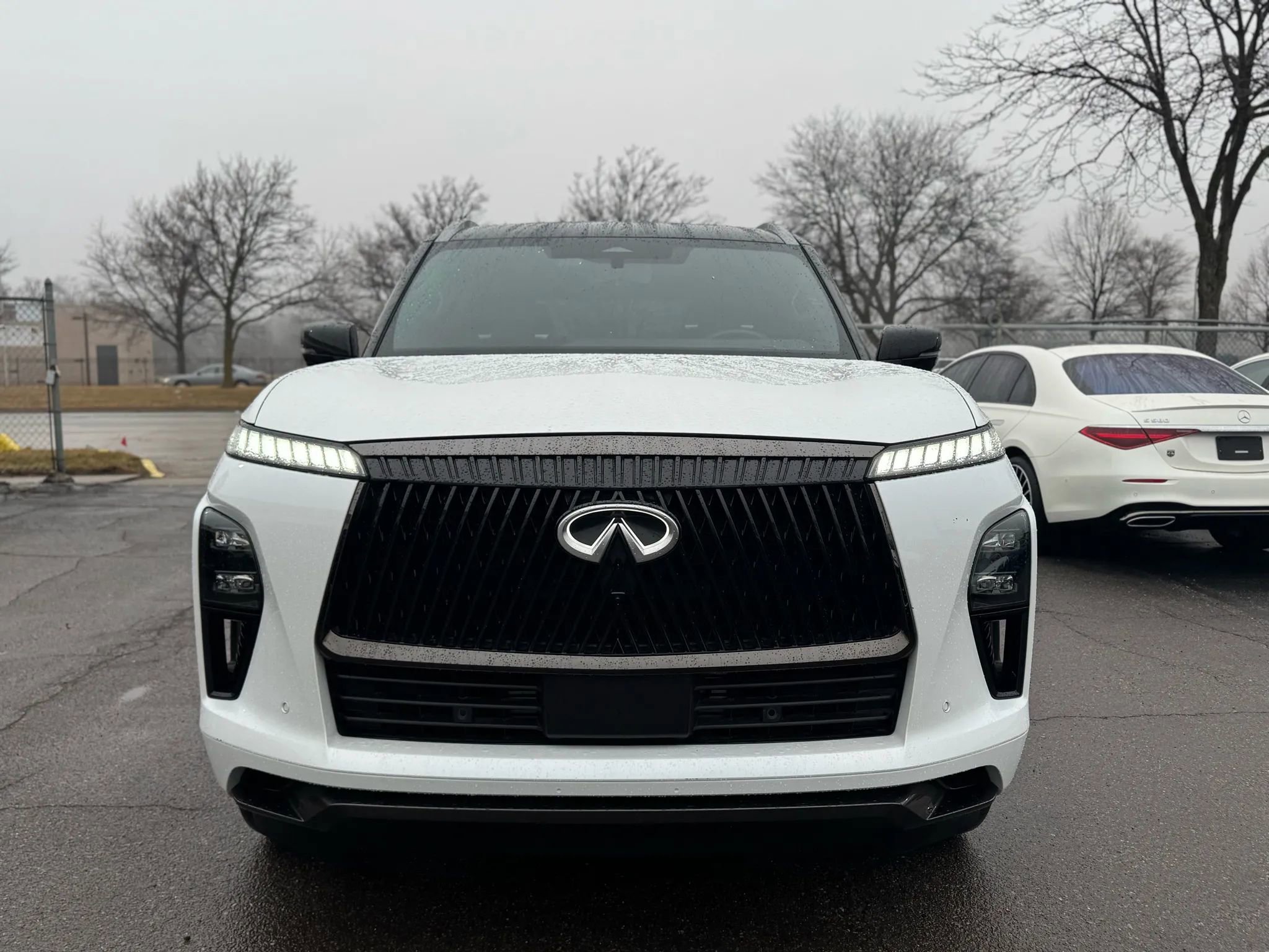 Used 2025 INFINITI QX80 Autograph image 2