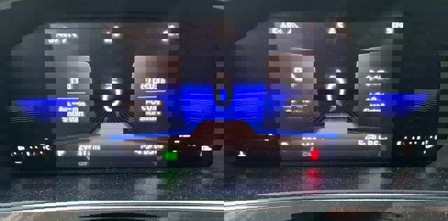 Used 2022 Volkswagen Tiguan SE image 11