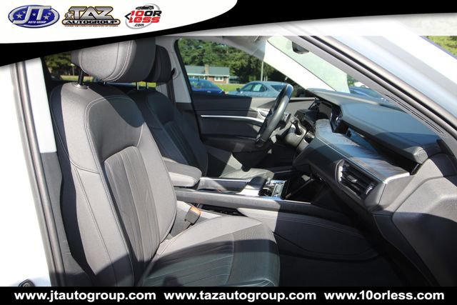 Used 2022 Audi e-tron Premium Plus w/ Premium Plus Package AWD/4WD image 16