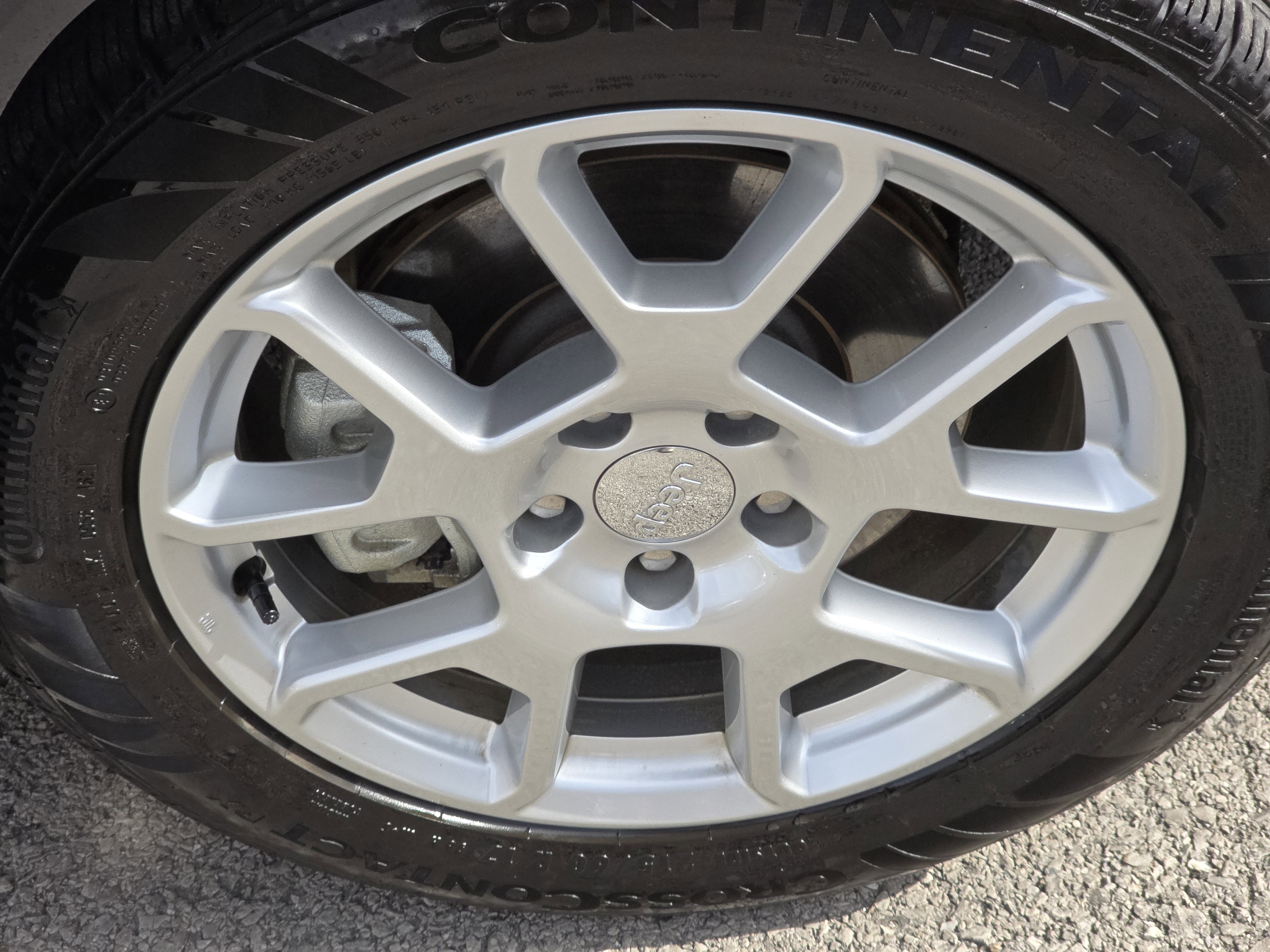 Used 2021 Jeep Renegade Latitude image 3