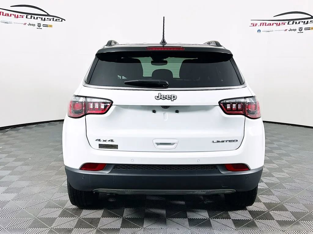 Used 2024 Jeep Compass Limited image 7