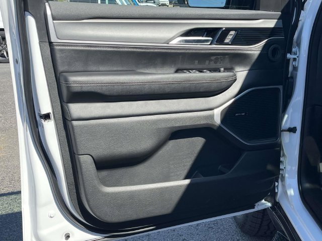 New 2027 Jeep Grand Wagoneer 4WD image 12