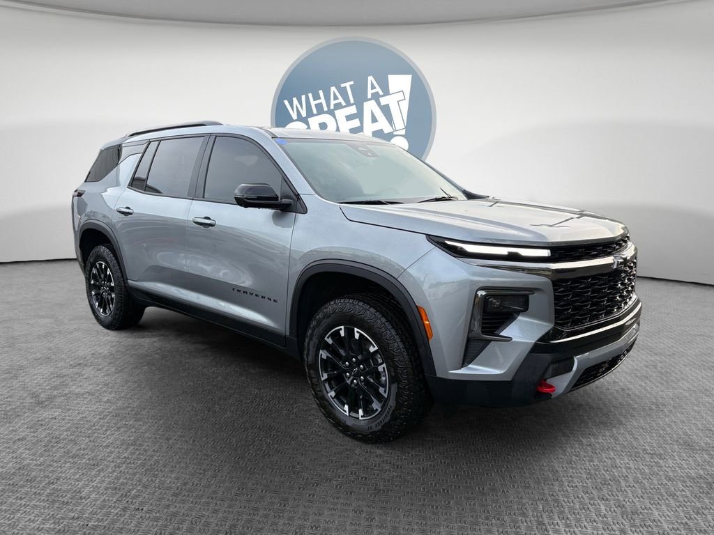 Used 2025 Chevrolet Traverse Z71 w/ Driver Confidence Package image 1