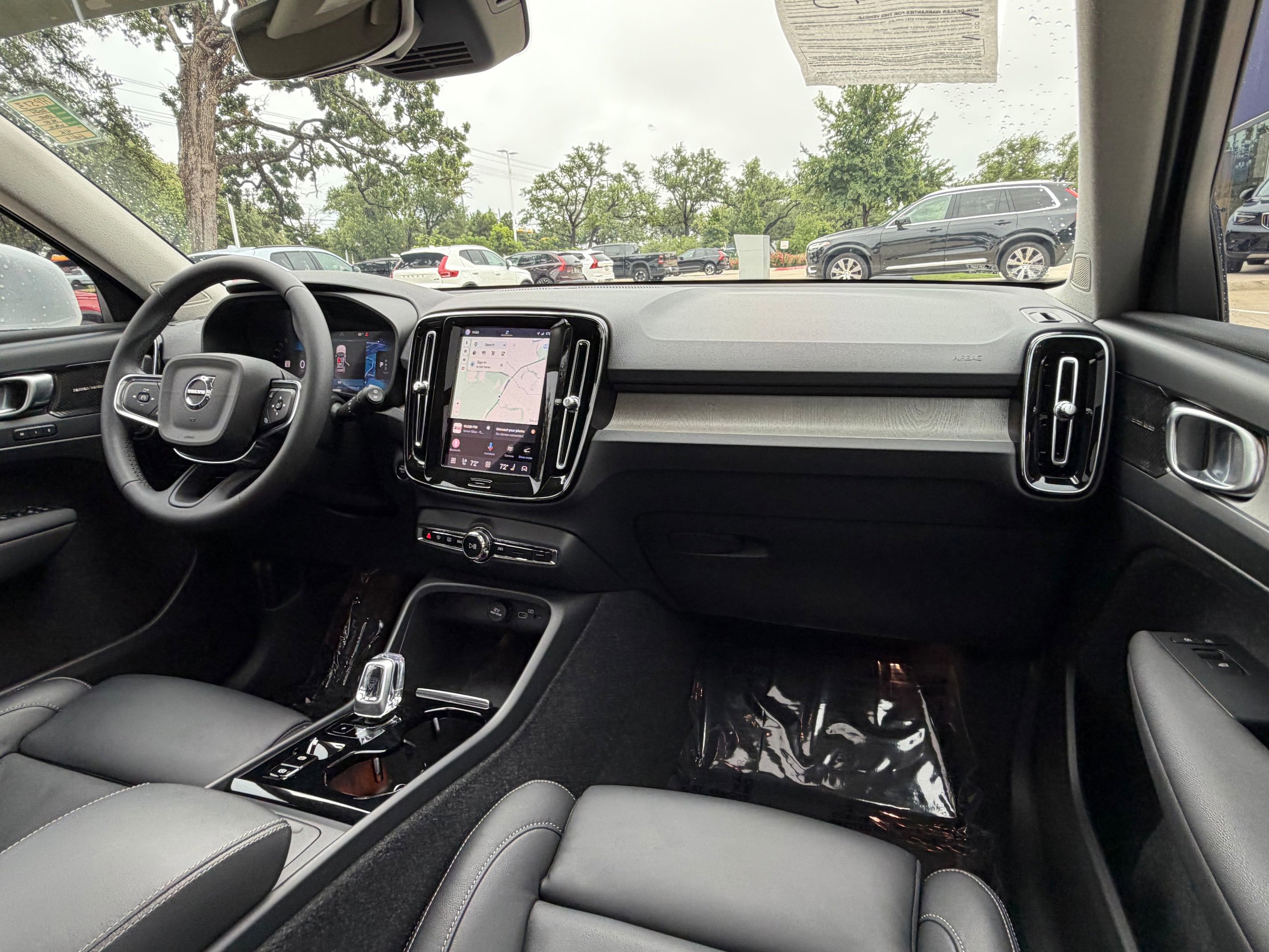 Certified 2024 Volvo XC40 B5 Ultimate w/ Protection Package Premier AWD/4WD image 13