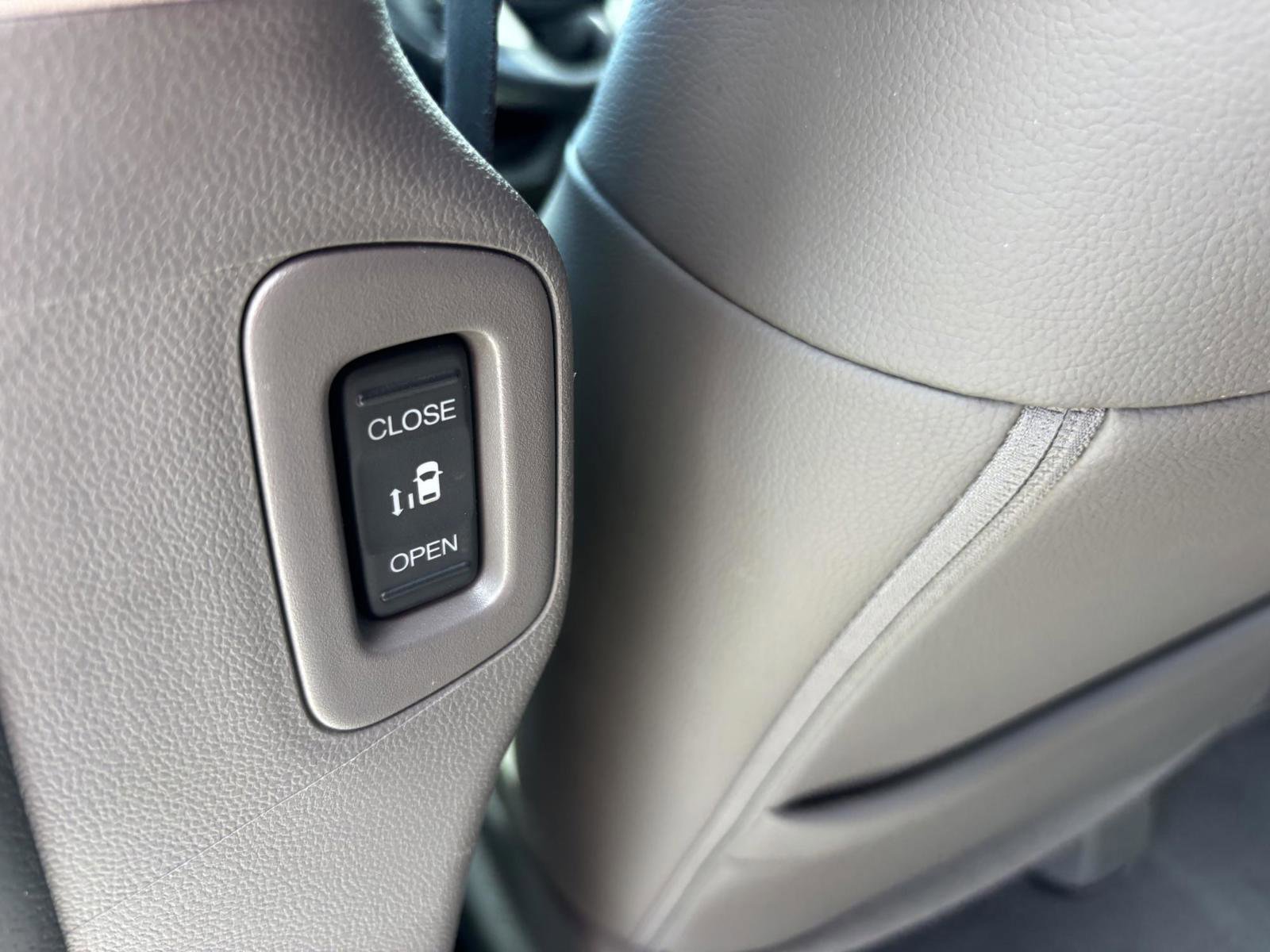 Used 2016 Honda Odyssey EX-L image 19