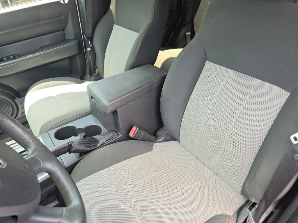 Used 2008 Dodge Nitro SXT w/ Sun & Wheels Group AWD/4WD image 17