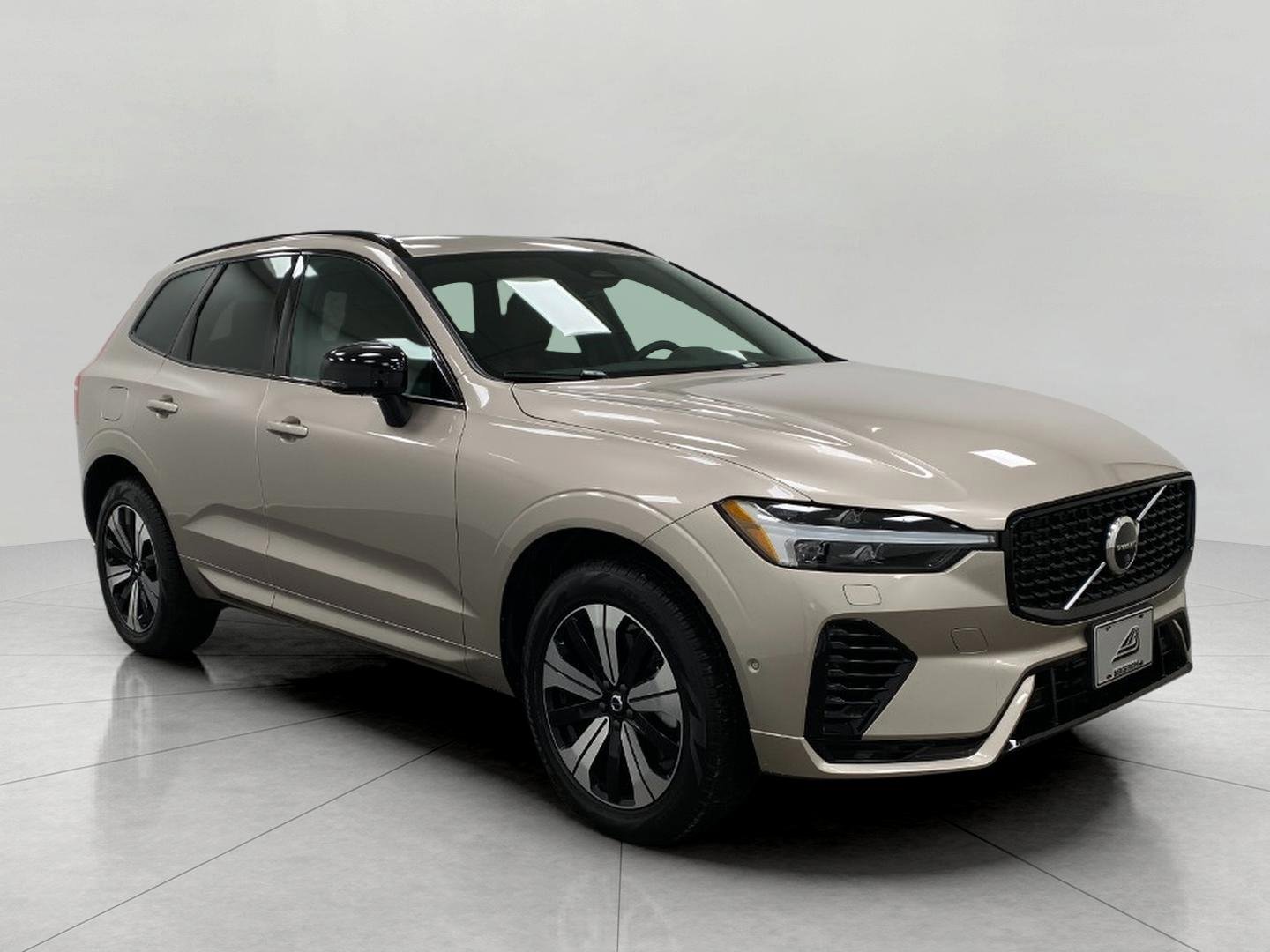 Used 2024 Volvo XC60 T8 Plus w/ Climate Package
