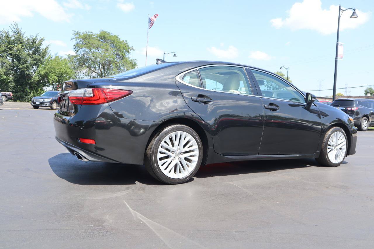Used 2016 Lexus ES 350 w/ Ultra Luxury Package FWD image 5