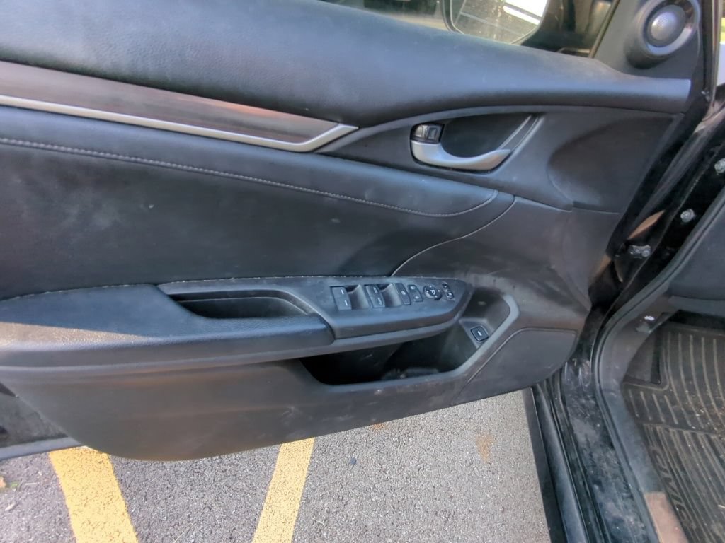 Used 2020 Honda Civic Touring image 8