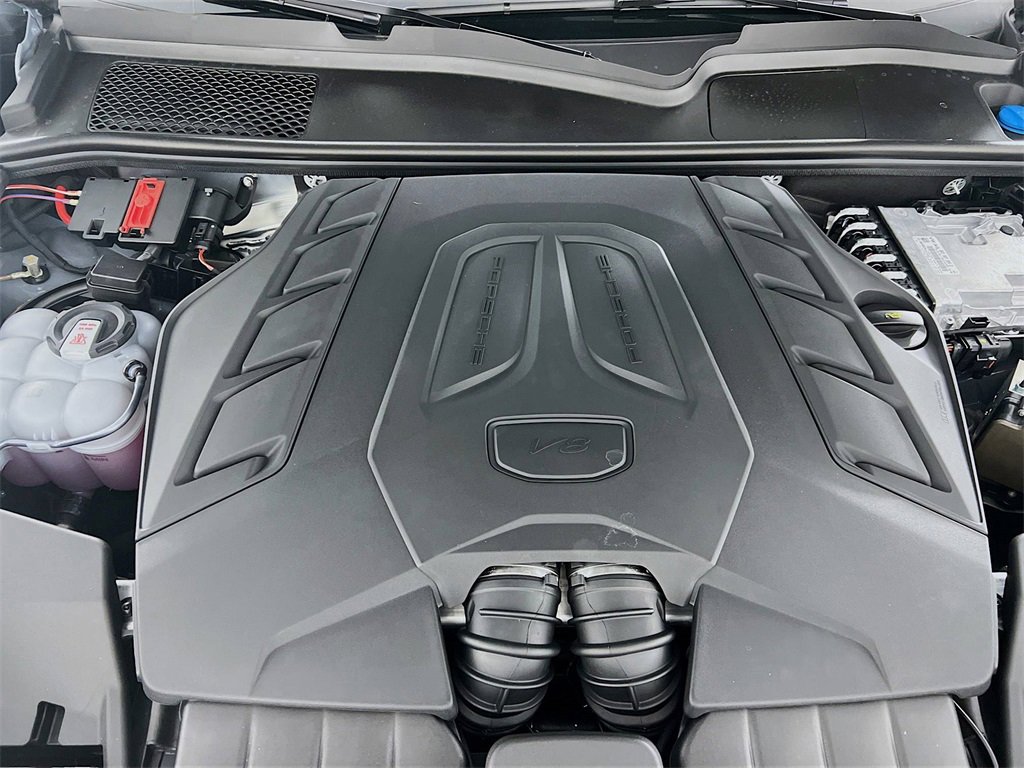 New 2026 Porsche Cayenne GTS image 32